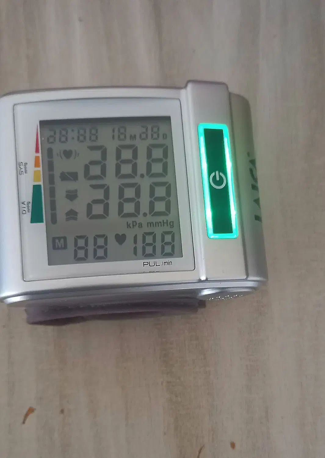 فشارسنج مچی|پزشکی|فولادشهر, A2|دیوار