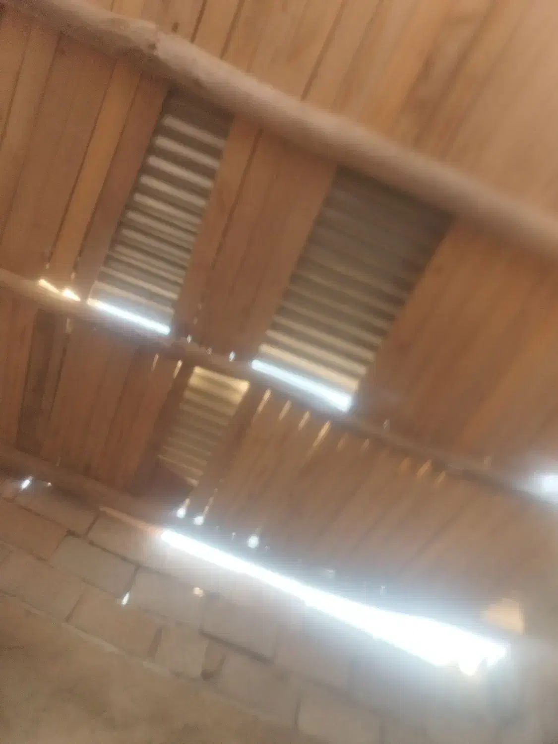 ۸عددتیرچوبی ۲عددبشکه ۱عددتخته بنایی|مصالح و تجهیزات ساختمان|تبریز, |دیوار