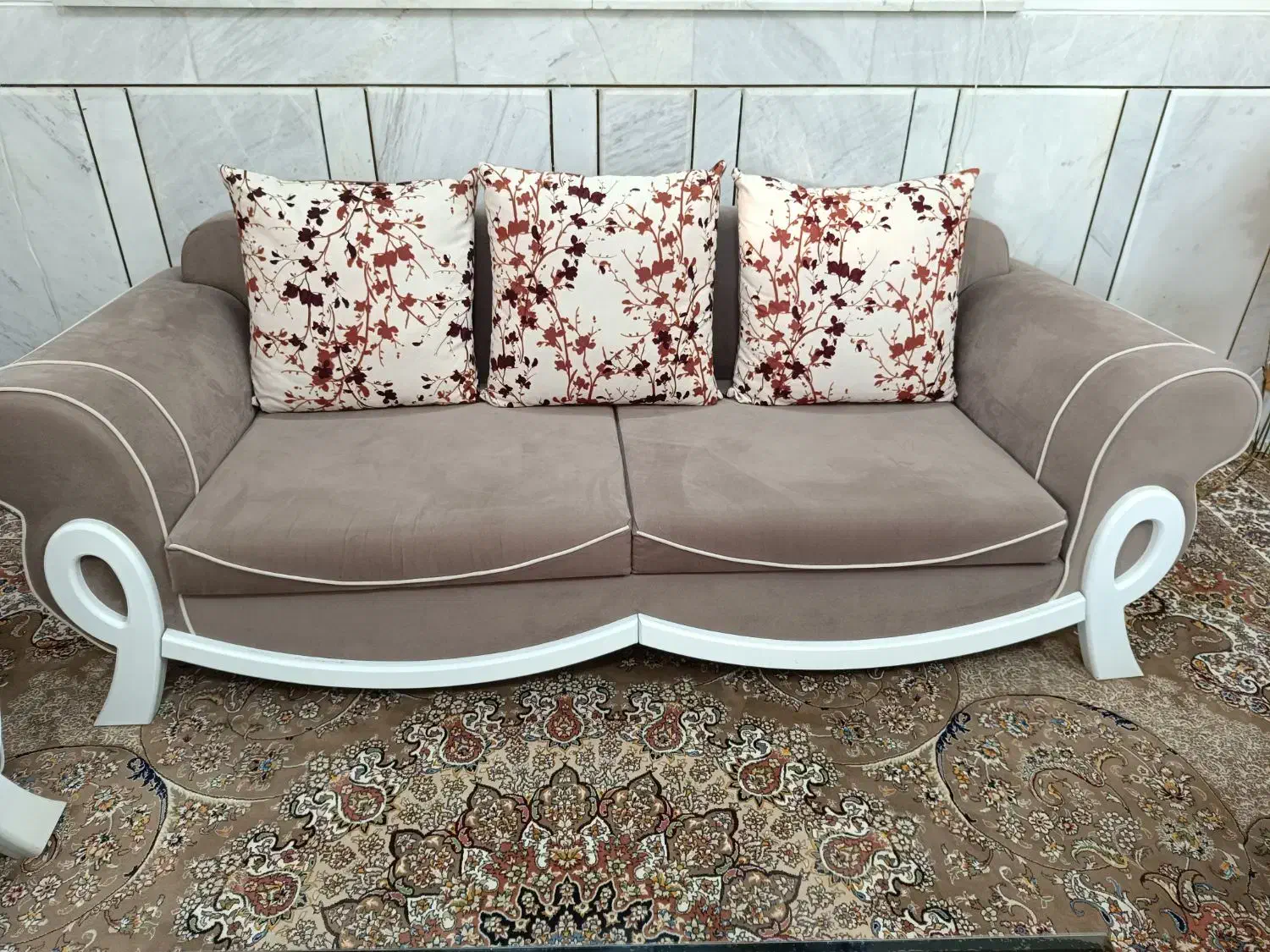 مبل هفت نفره تمیز در حد نو|مبلمان خانگی و میز عسلی|لنجان, |دیوار