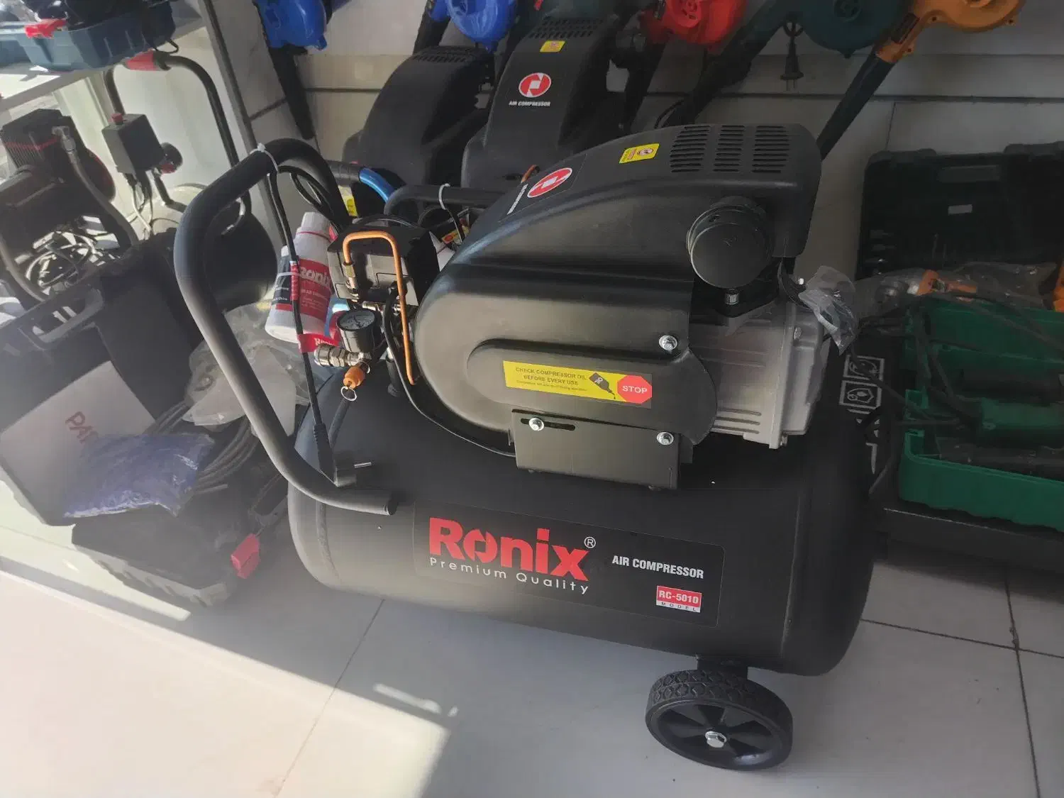 پمپ باد۲۵لیتری رونیکس|فروشگاه و مغازه|بیرجند, |دیوار