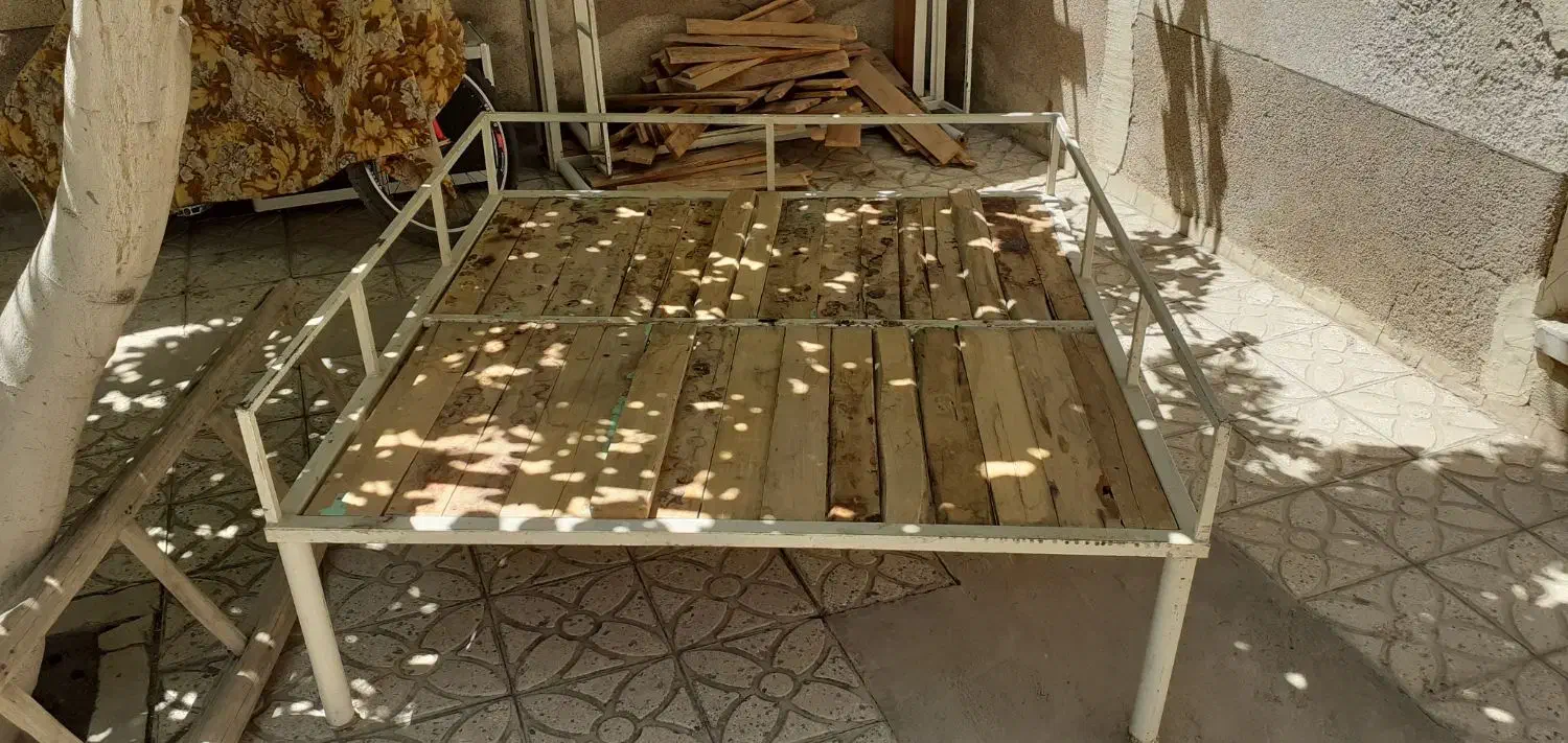 سه عدد تخت سنتی در حد نو|مبلمان خانگی و میز عسلی|بناب, |دیوار