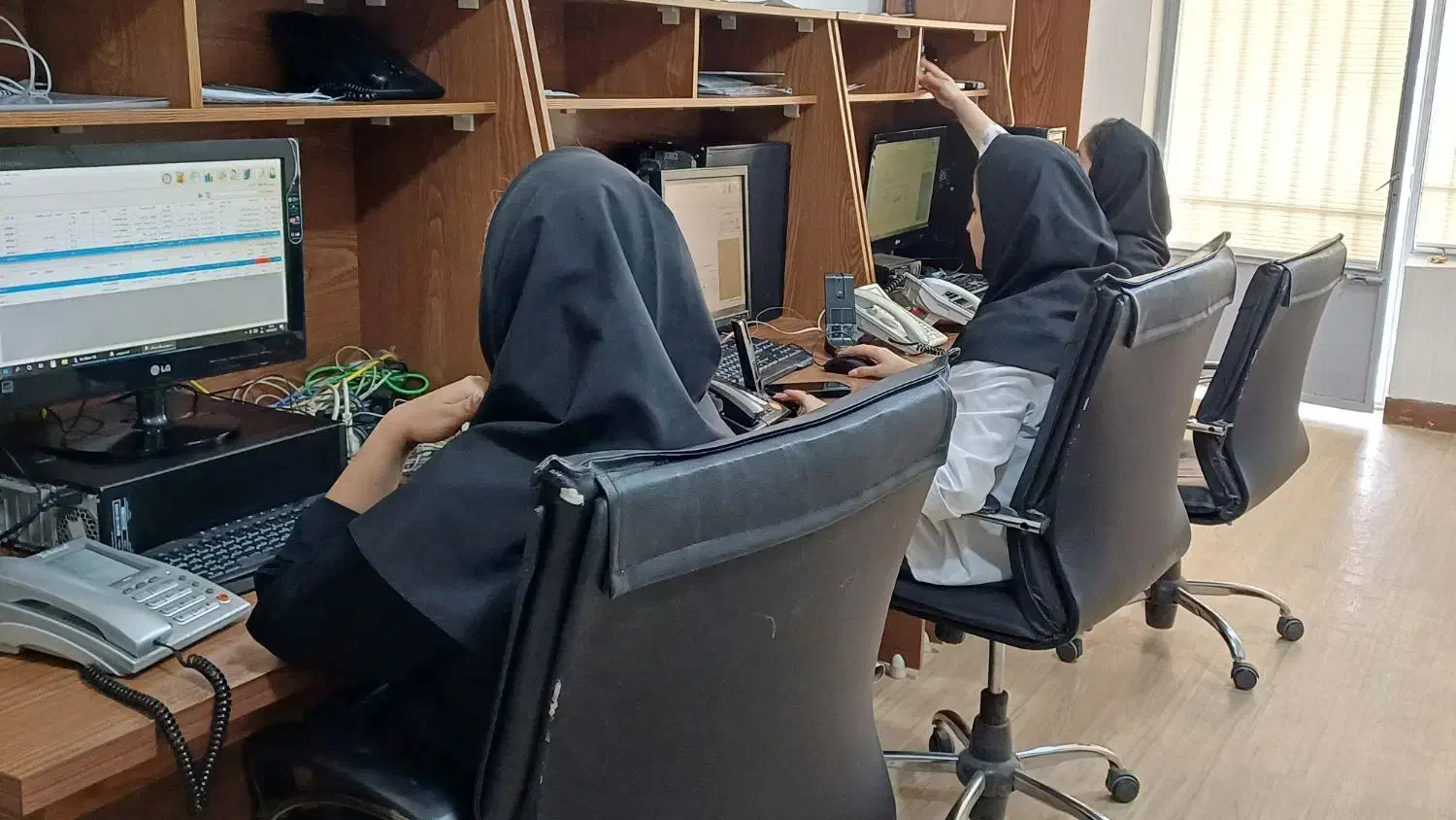 اپراتور خانم جهت کار در تاکسی بی سیم شاهین شهر|استخدام اداری و مدیریت|شاهین‌شهر, دکتر حسابی|دیوار