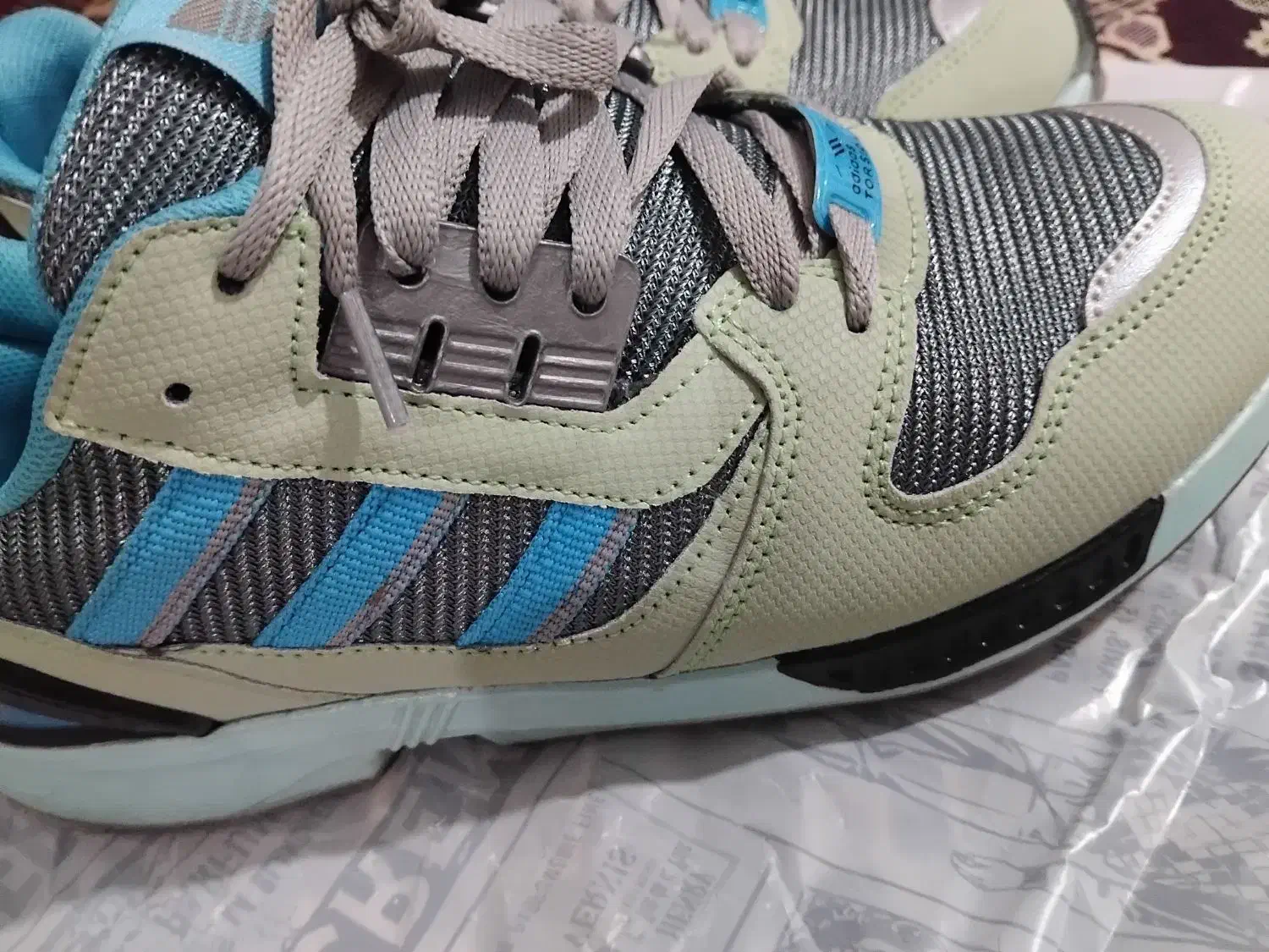 کتونی نو زنونه و دخترونه|کیف، کفش، کمربند|شیروان (خراسان), |دیوار