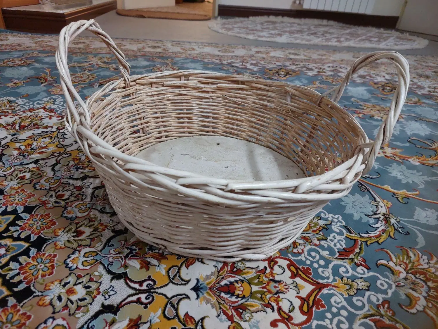 سبد حصیری سفید و قهوه ای همه با هم ۴۰۰|صنایع دستی و سایر لوازم تزئینی|تهران, دولتآباد|دیوار