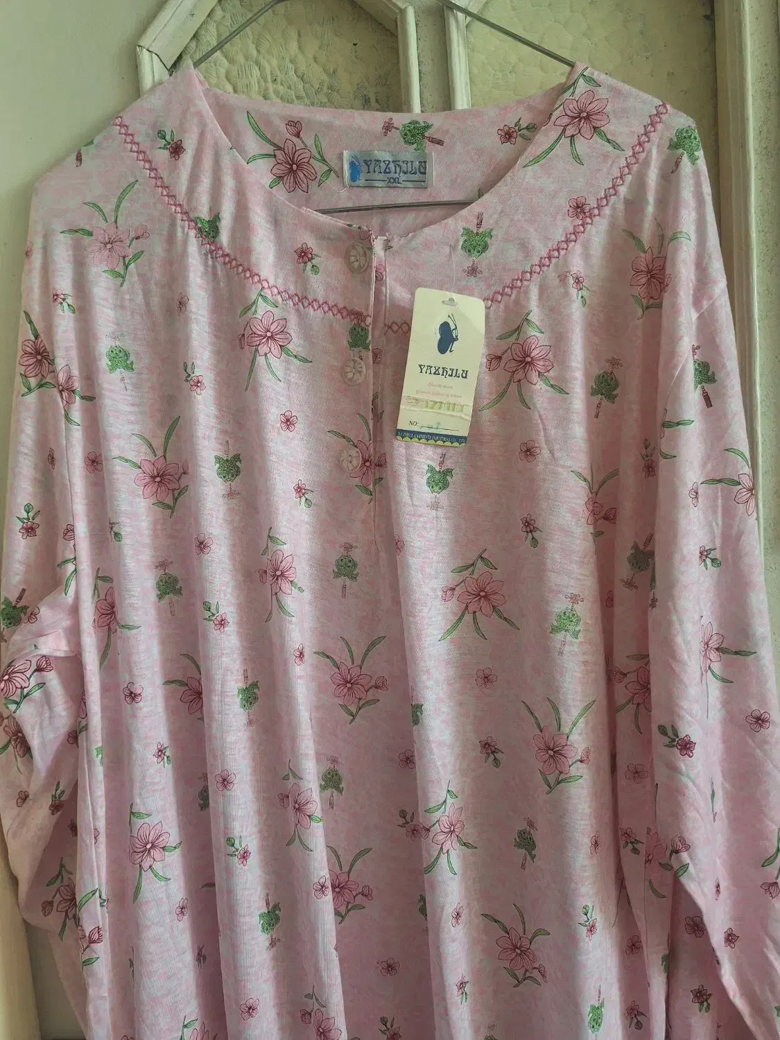 پیراهن زنانه|لباس|برخوار, |دیوار