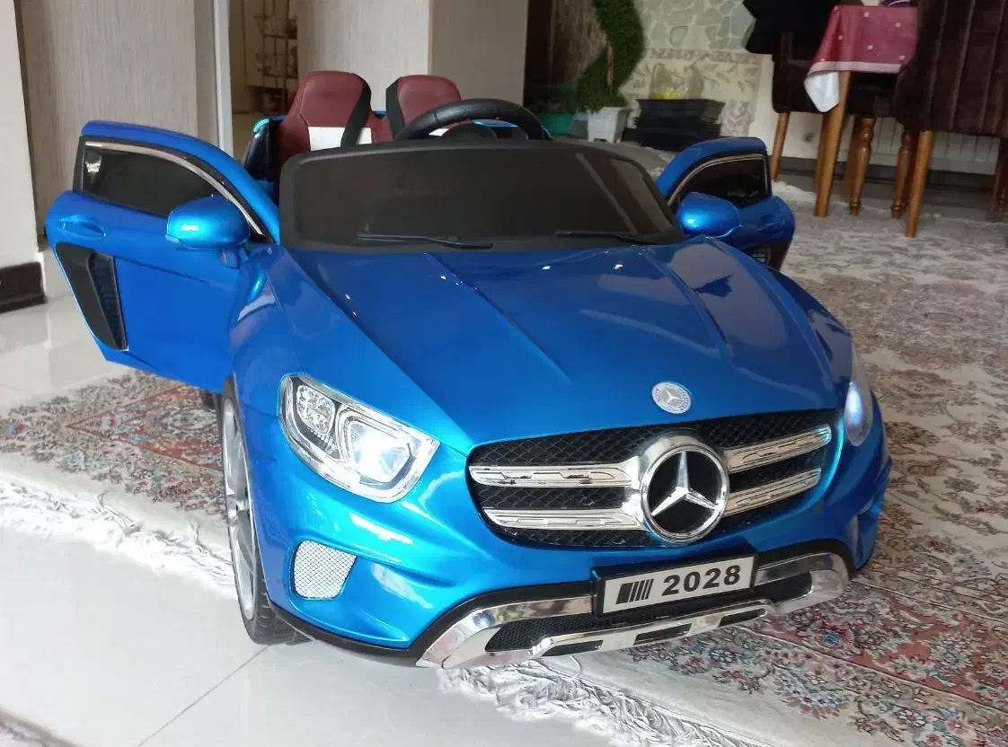 ماشین شارژی فول آپشن ۵موتوره درحد آکبند|اسباب‌بازی بچه|کرج, کرج نو|دیوار