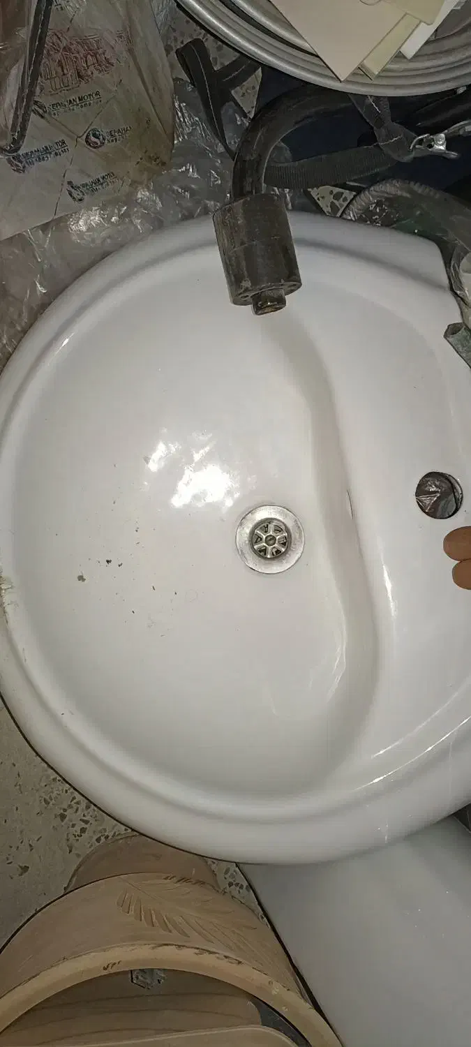 روشویی با پایه|لوازم سرویس بهداشتی|فولادشهر, C8|دیوار