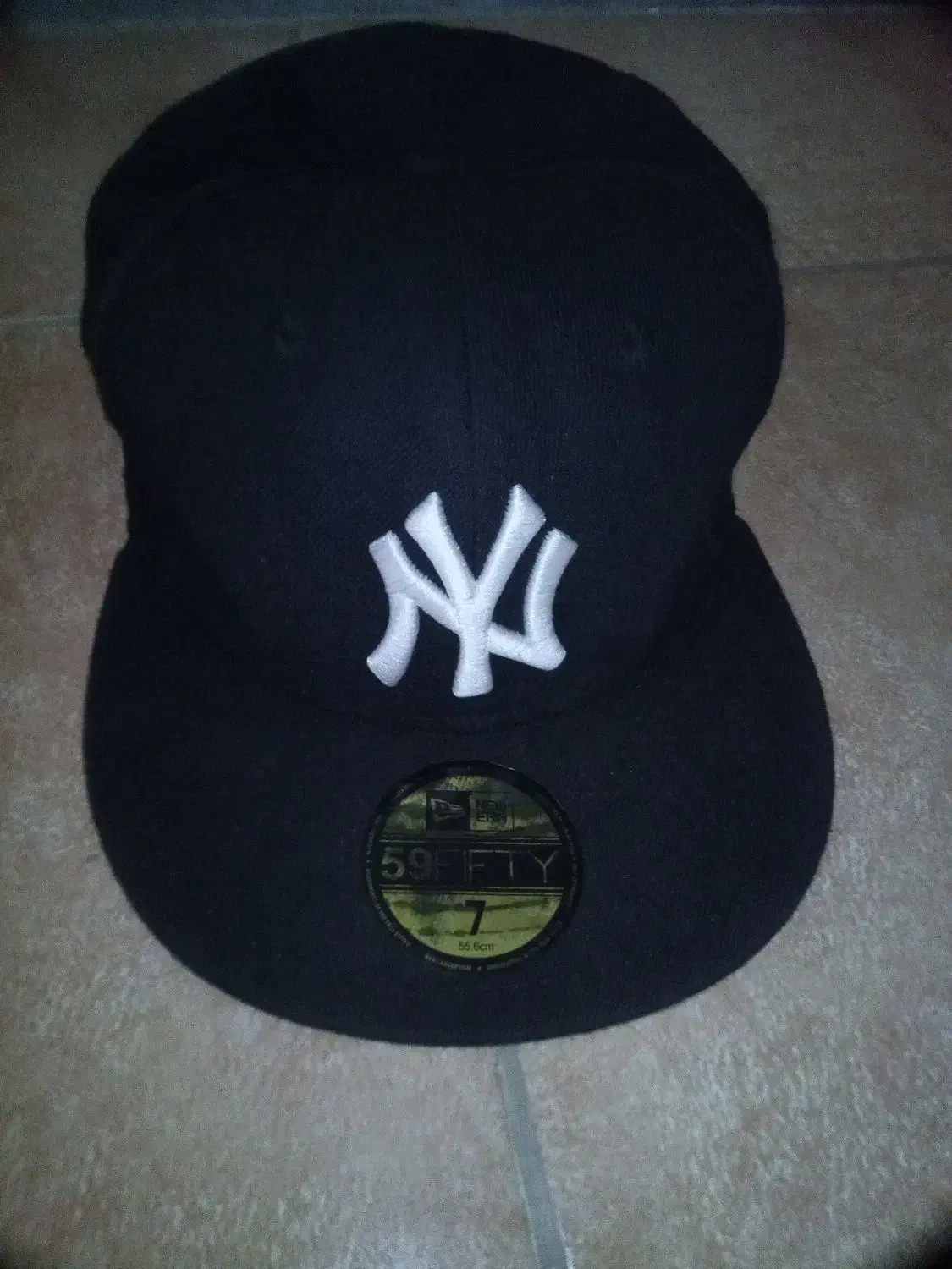 کلاه بک فیت|لباس|رشت, رشتیان|دیوار