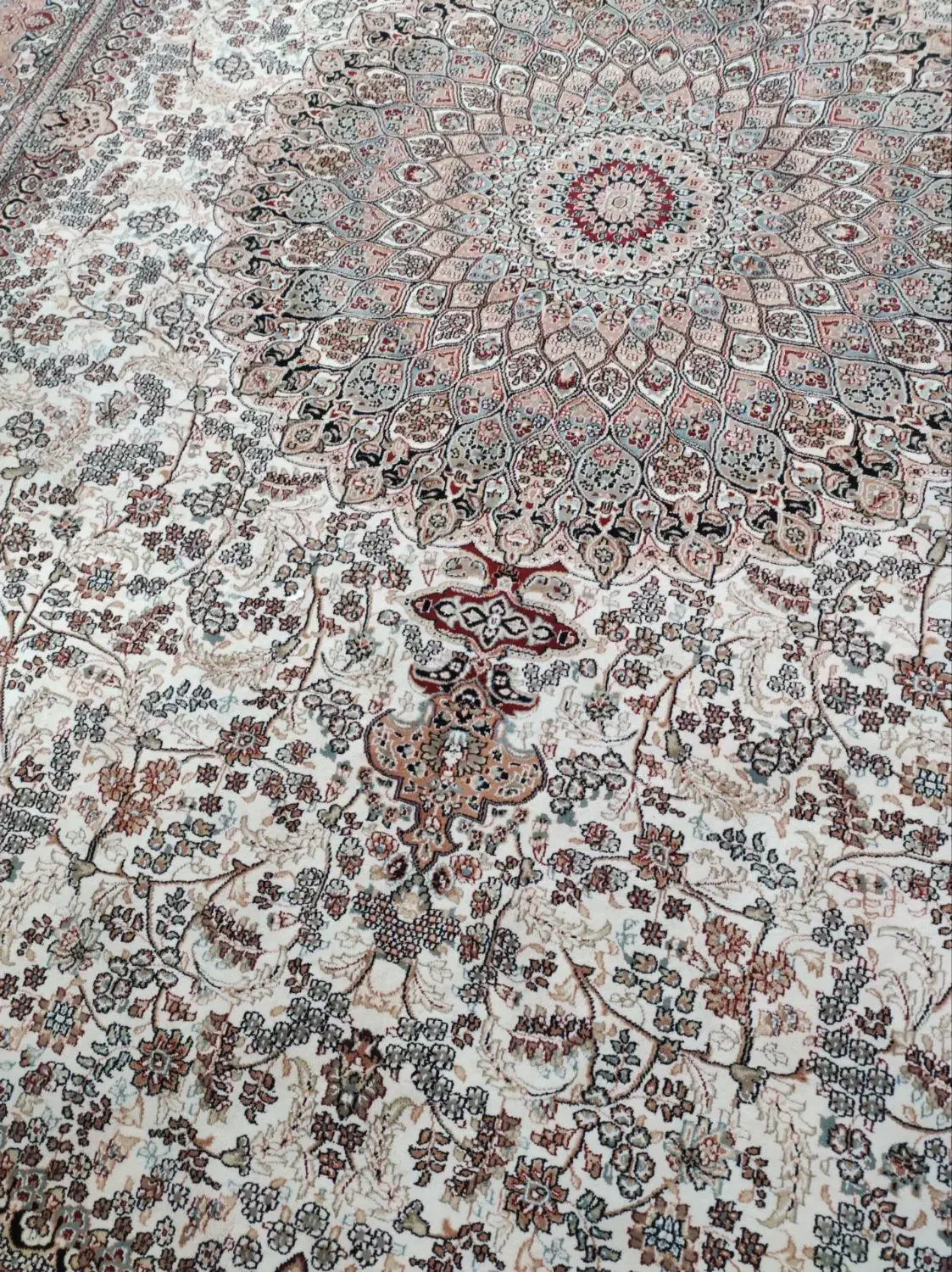 دو تخته فرش ۹متری ۷۰۰ شانه|فرش|رباط‌کریم, رباط‌کریم|دیوار