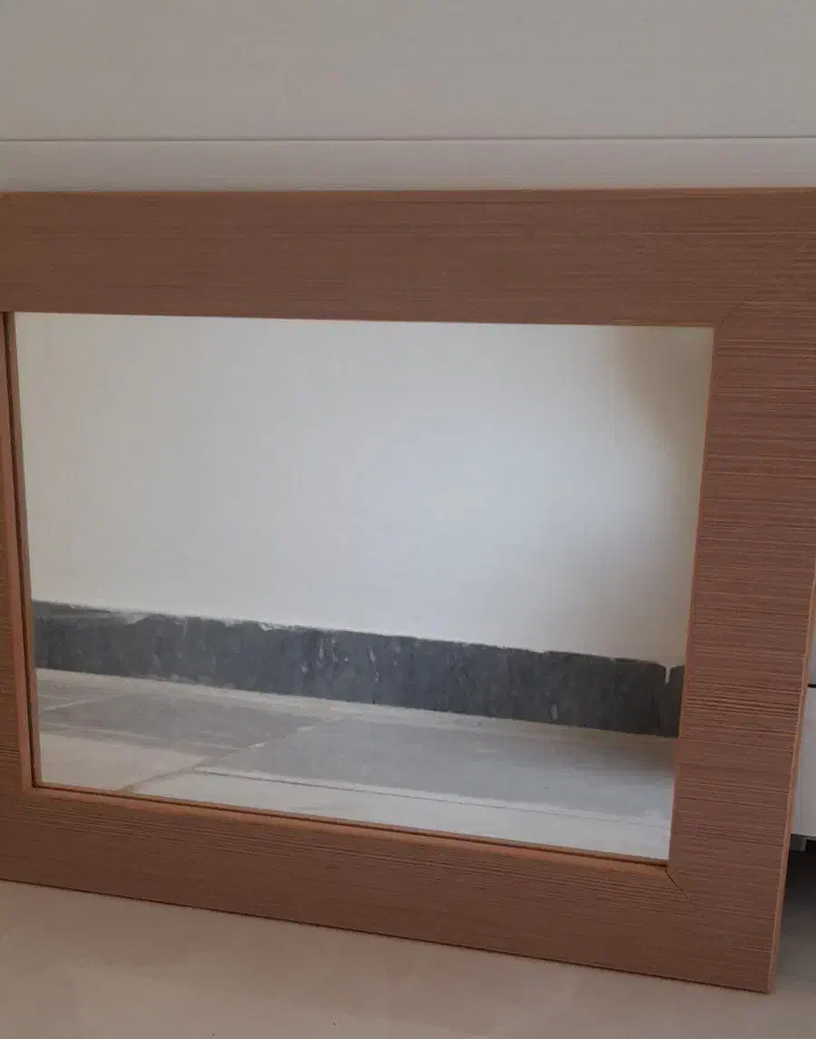 آیینه|آینه|نظرآباد, نظرآباد|دیوار