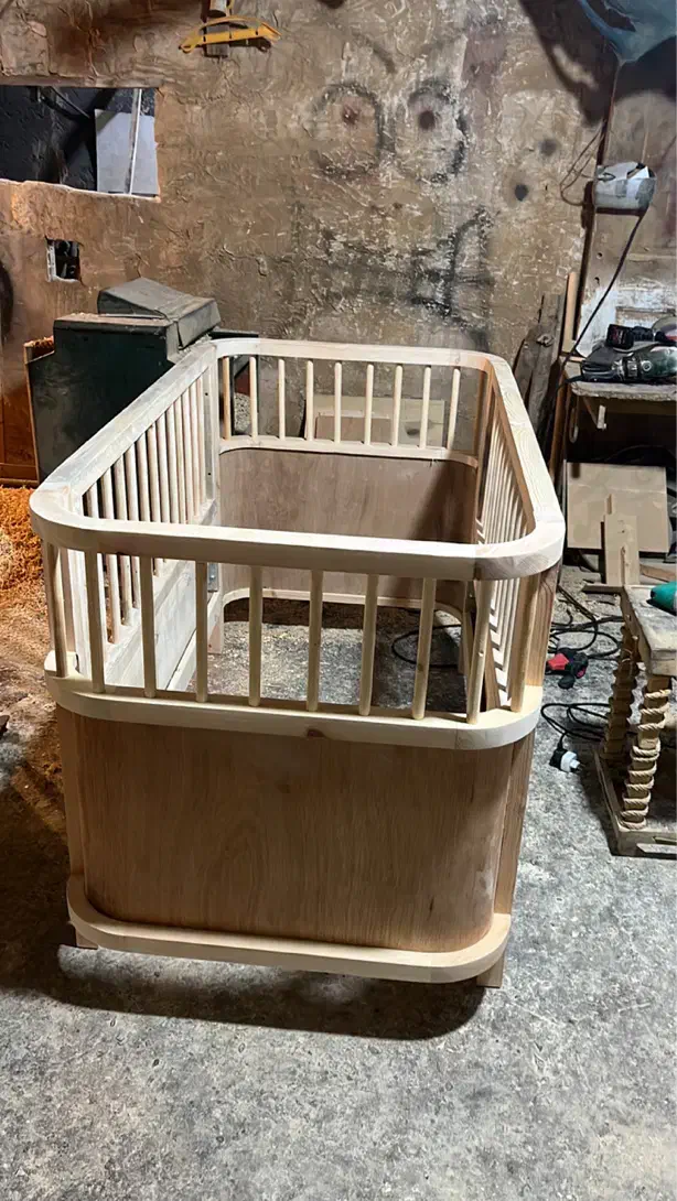 تخت کودک کشویی چوبی برای نوزاد تمام چوب|تخت و صندلی بچه|بندرعباس, |دیوار