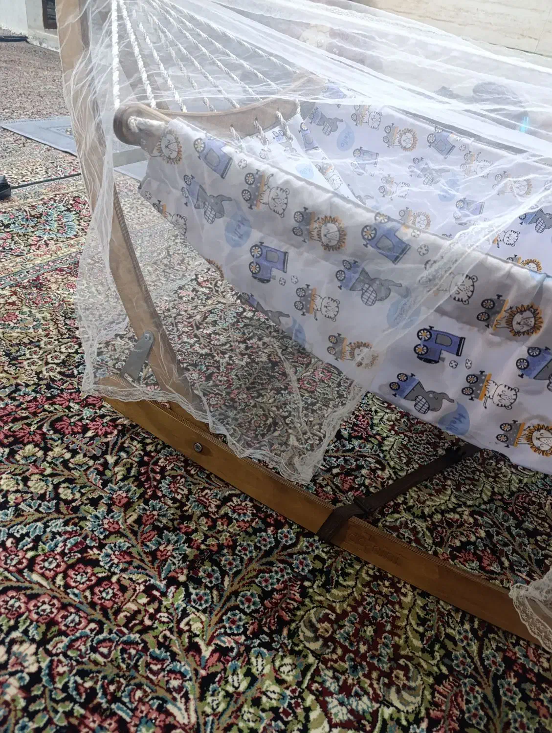 گهواره نونو|تخت و صندلی بچه|بم, |دیوار