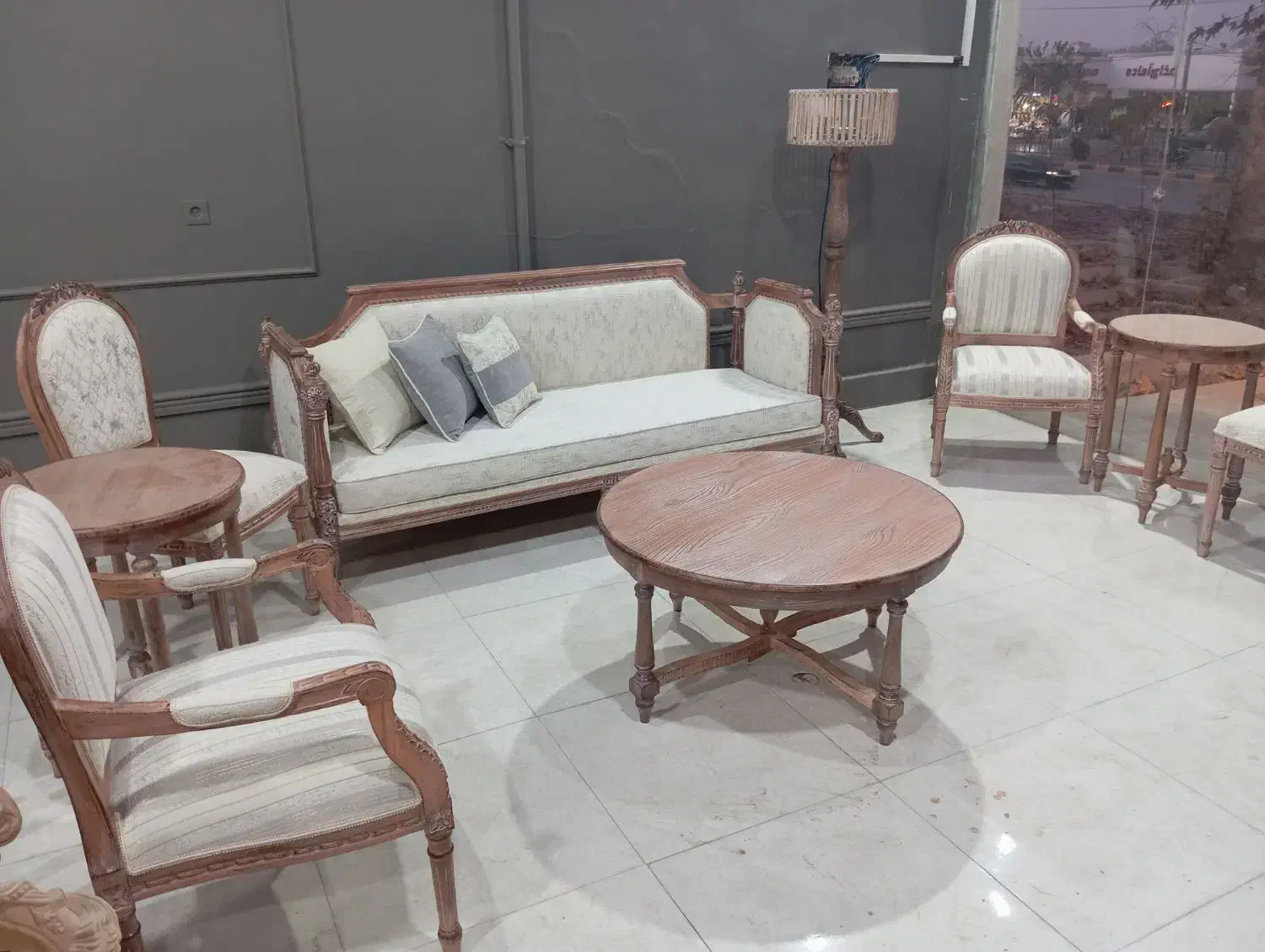 مبل نیو کلاسیک مدل کاجی ۷نفره با میز|مبلمان خانگی و میز عسلی|شاندیز, |دیوار