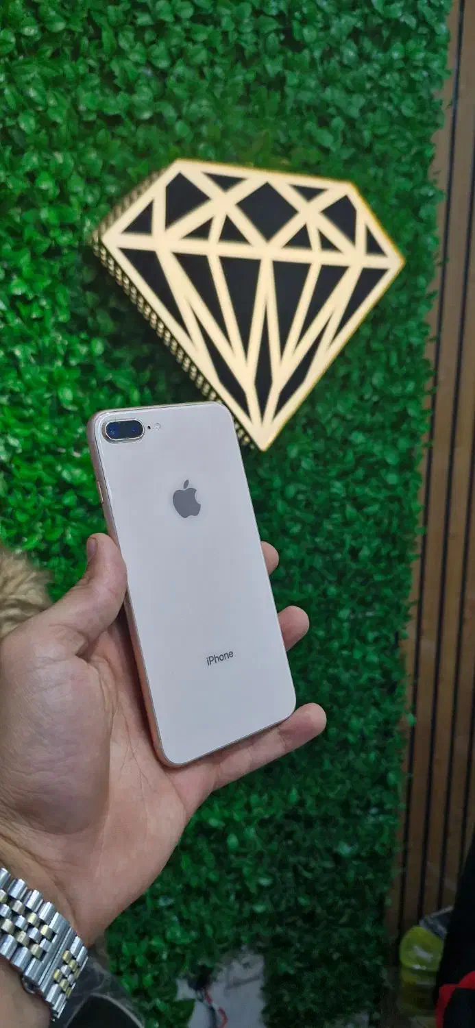 آیفون ۸پلاس ۶۴گیگ کاملا پلمپ|موبایل|گنبد کاووس, |دیوار