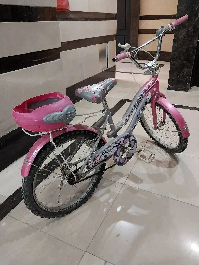 دوچرخه ۱۶ دخترانه در حد نو|دوچرخه، اسکیت، اسکوتر|پردیس, فاز ۳|دیوار