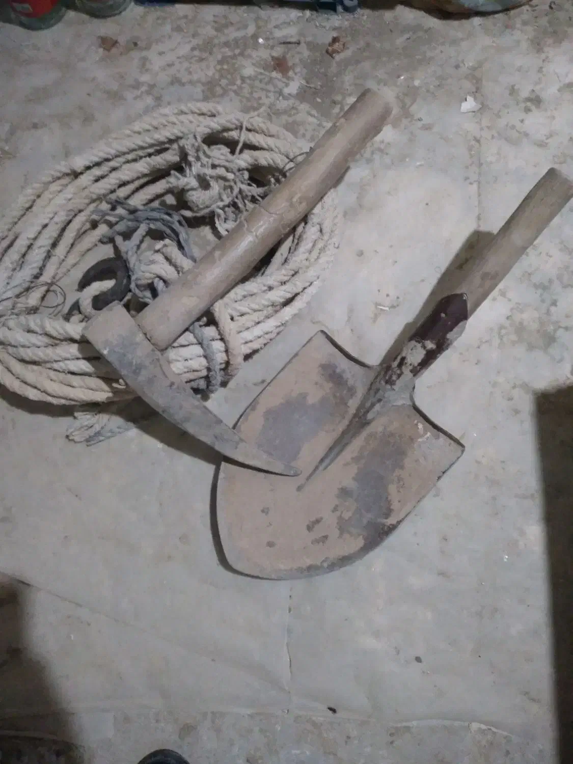 چاه کنی وتخریب|خدمات پیشه و مهارت|اسفراین, |دیوار