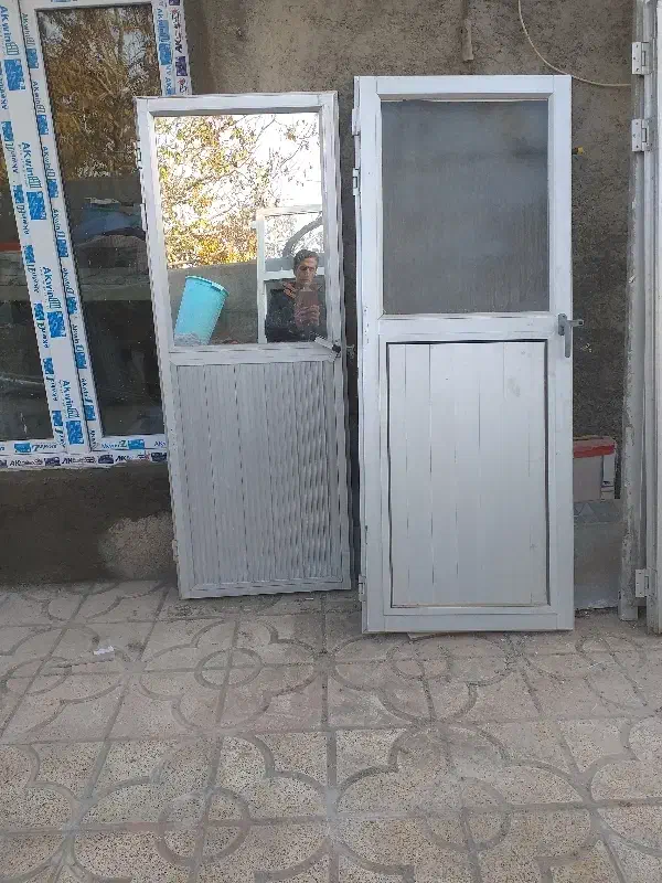 در پنجره المنیومی|مصالح و تجهیزات ساختمان|اسکو, |دیوار