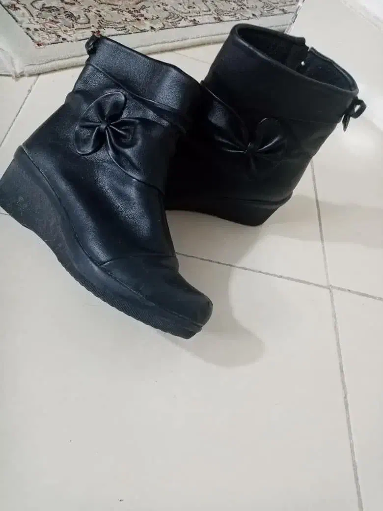 کفش|کیف، کفش، کمربند|بیرجند, |دیوار