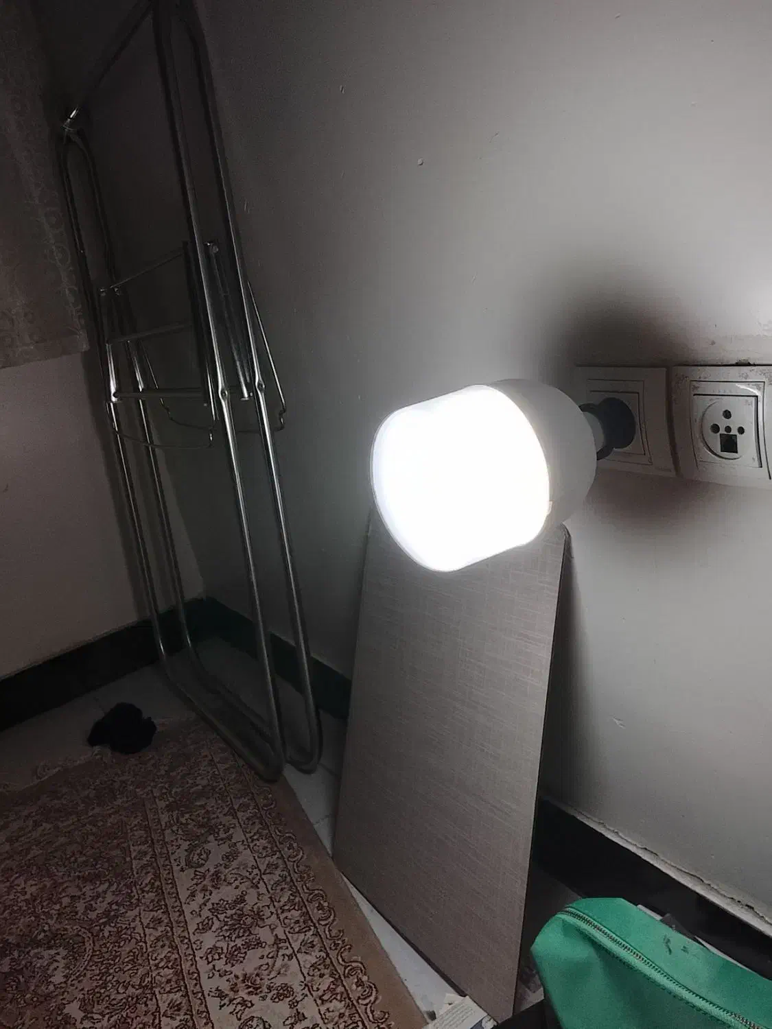 3 عدد لامپ|لامپ و چراغ|رباط‌کریم, مسکن مهر آبشناسان|دیوار