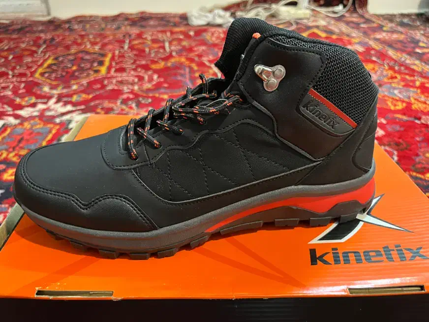 کفش|کیف، کفش، کمربند|خسروشاه, |دیوار