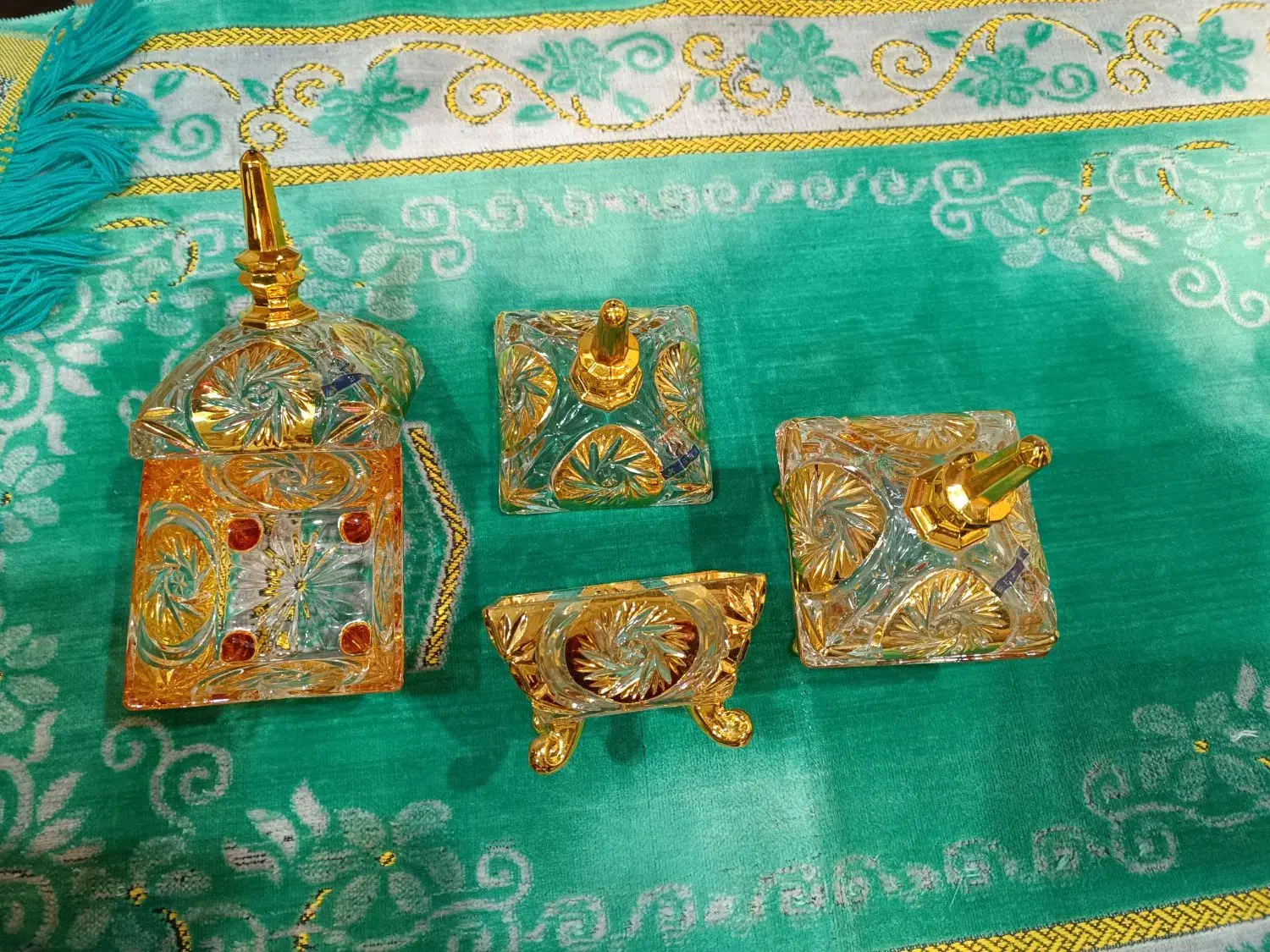 قندان طلایی و قوری|قوری، کتری، قهوه‌ساز دستی|زاهدان, |دیوار