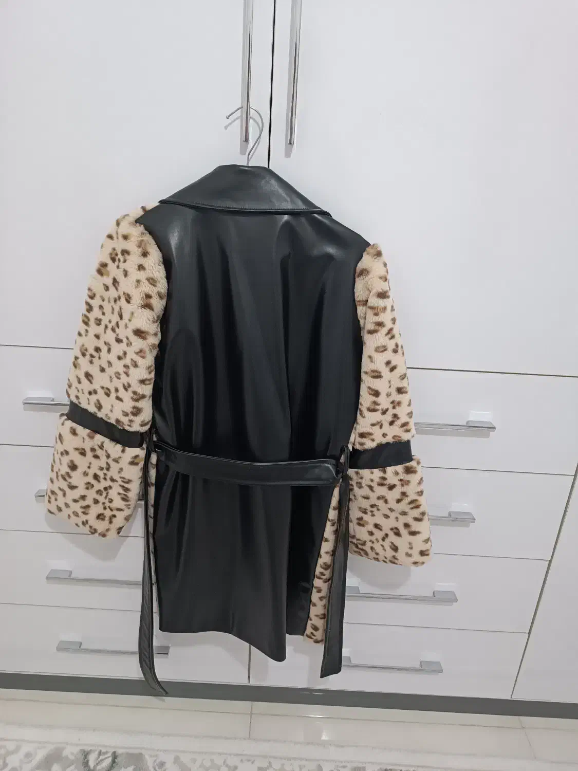 پالتو پلنگی و چرم|لباس|مشهد, شهید بصیر|دیوار