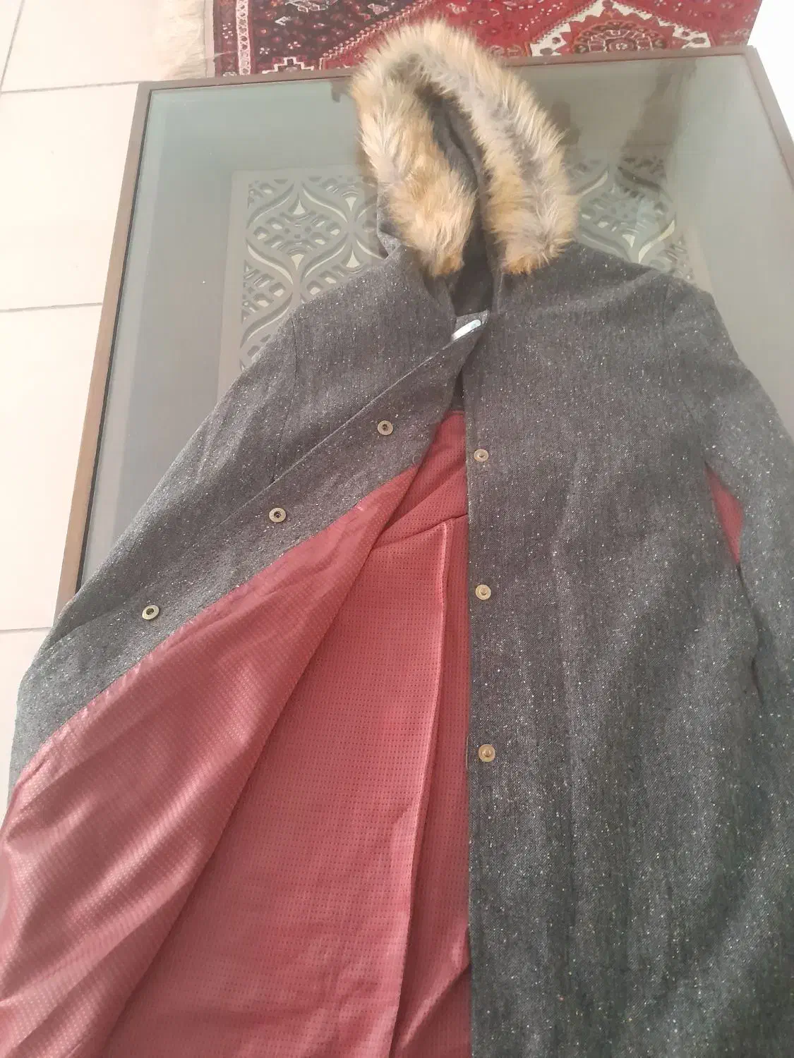 پالتوی پانچی و کفش ایمنی|لباس|شیراز, قدوسی شرقی|دیوار