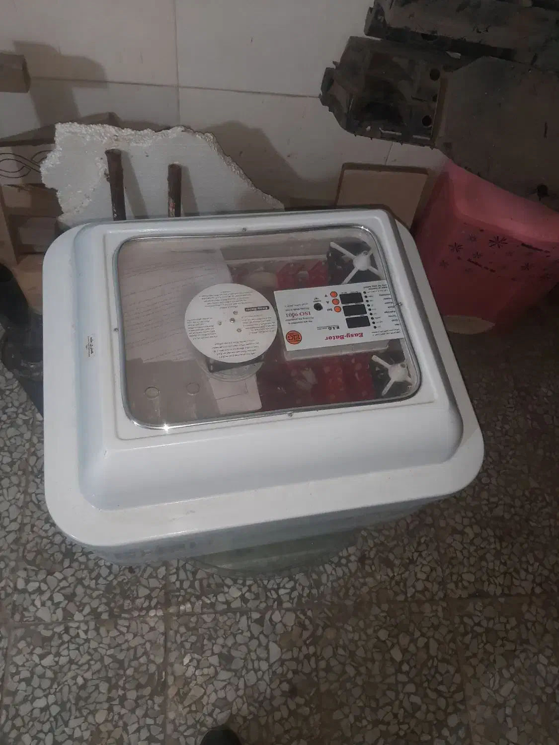 دستگاه جوجه کشی ایزی باتور 2 ، باظرفیت 96 عددی|لوازم جانبی حیوانات|املش, |دیوار