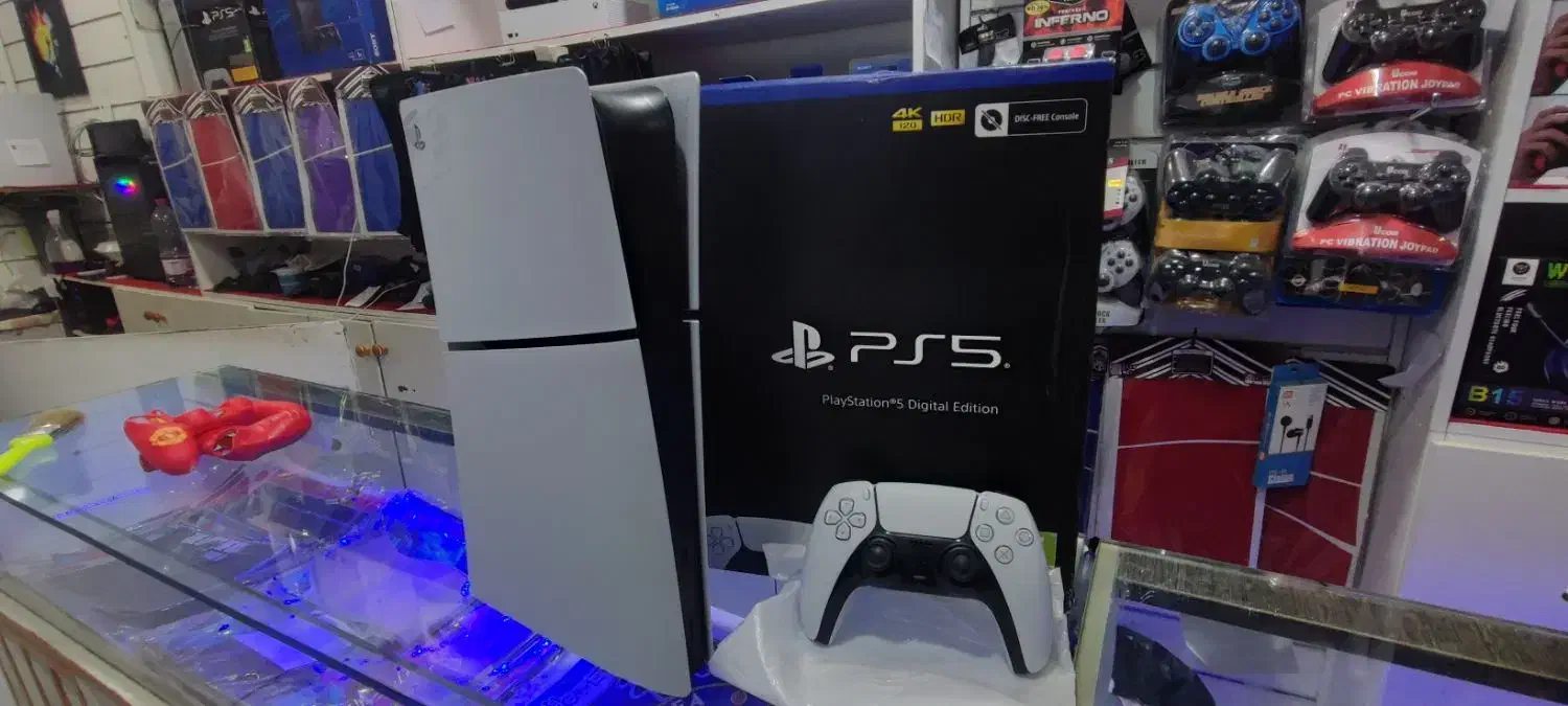 ps5  در حد نو یک ماه کار جفت دسته همراه با بازی|کنسول، بازی ویدئویی و آنلاین|میناب, |دیوار