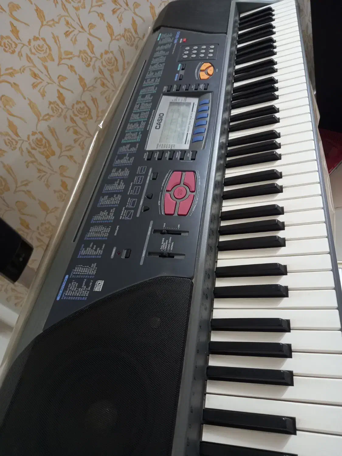 ارگ (پیانویی) کاملا نو|پیانو، کیبورد، آکاردئون|پردیس, فاز ۱|دیوار