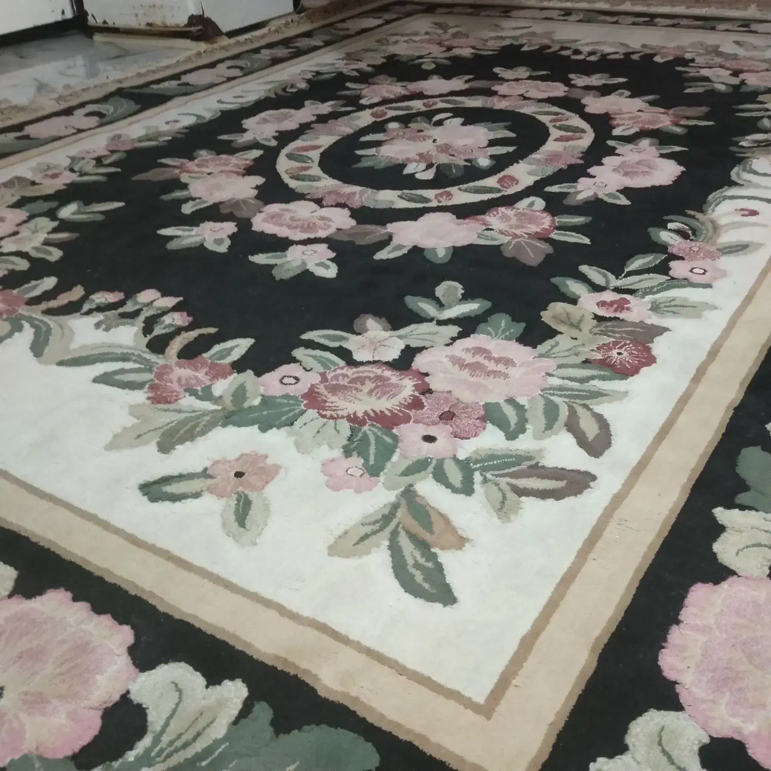 یک عدد فرش نه متری|فرش|مزرعه کتول, |دیوار