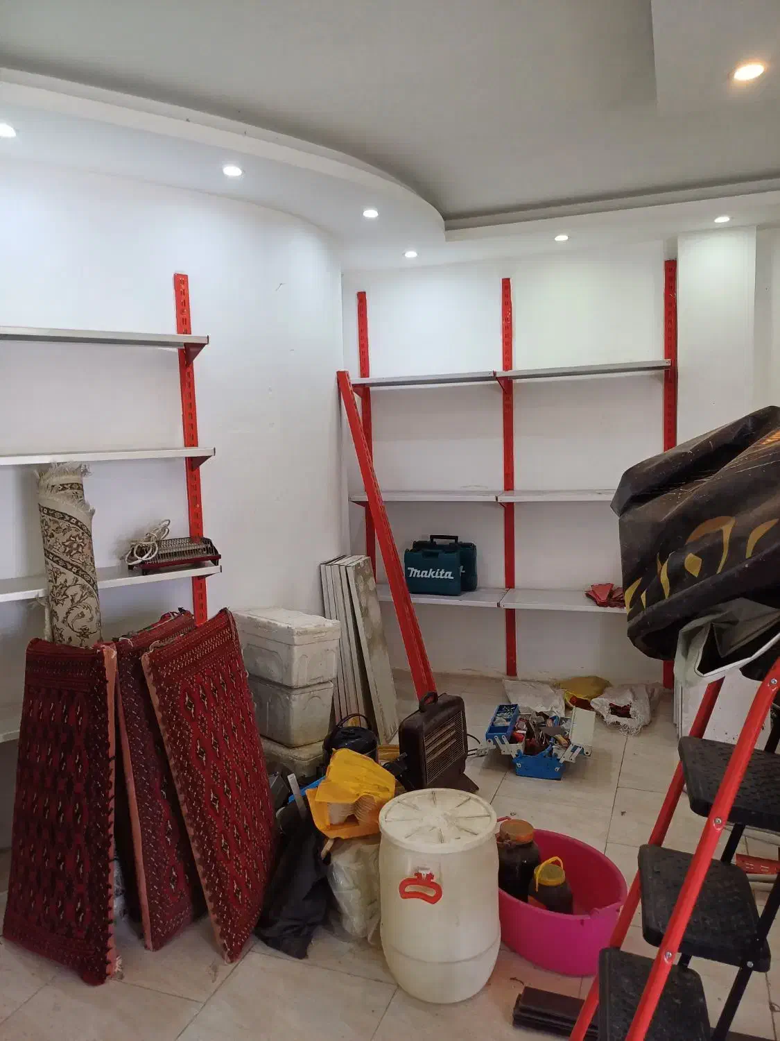 قفسه فلزی|فروشگاه و مغازه|نور, |دیوار