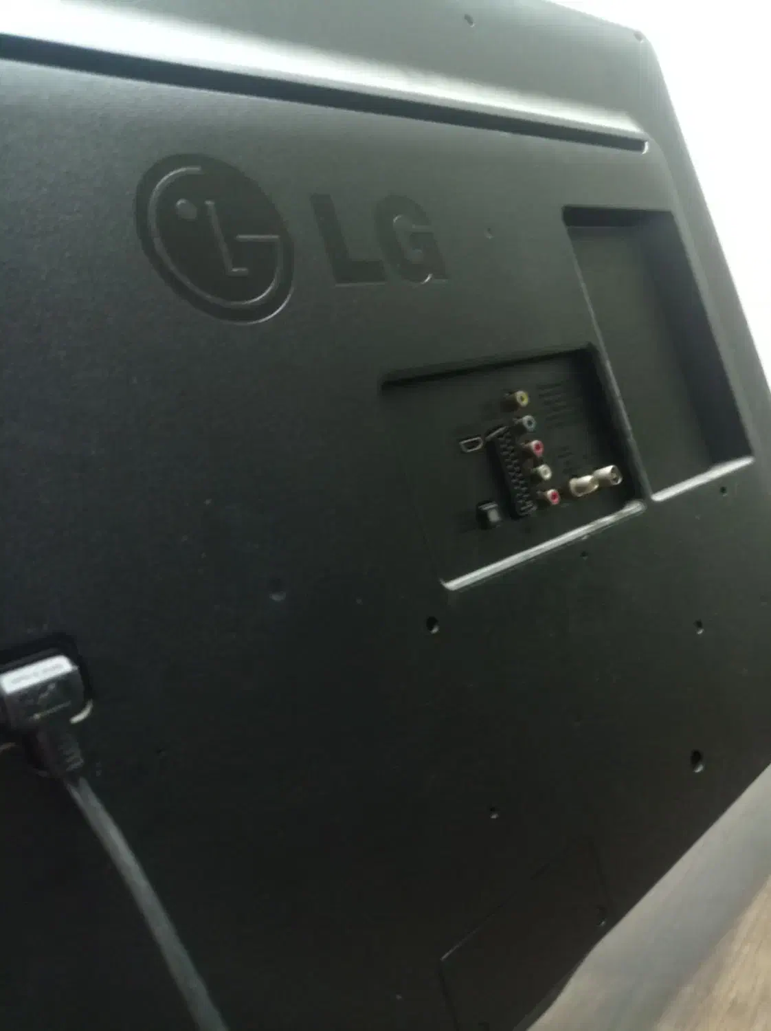 تلویزیون پنل شکسته ال جی|تلویزیون و پروژکتور|اصفهان, رهنان|دیوار