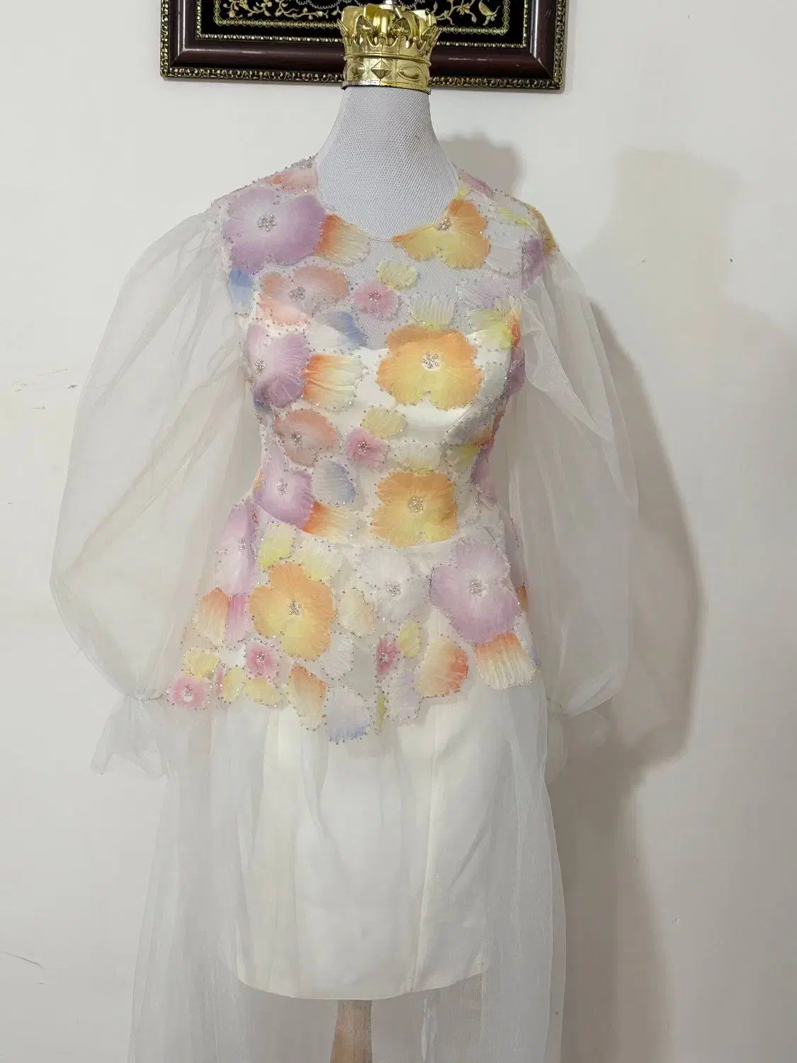 لباس مجلسی|لباس|سلماس, |دیوار