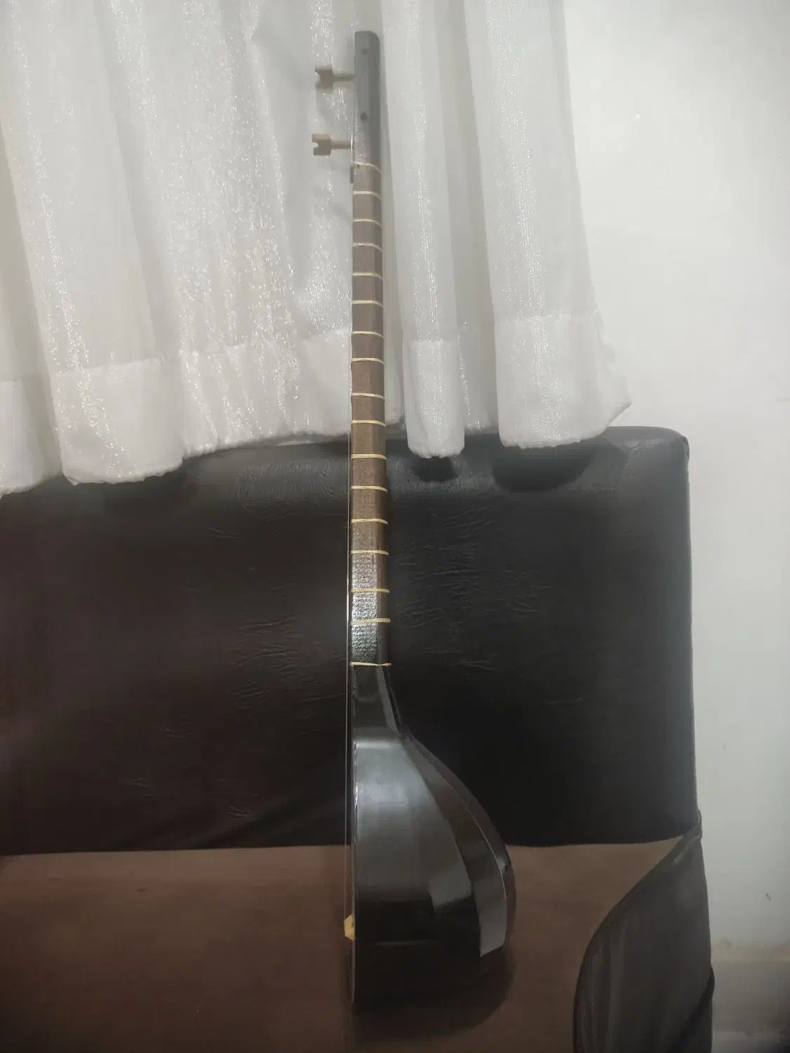 تار  سالم.|سازهای سنتی|رشت, آب آسیاب|دیوار