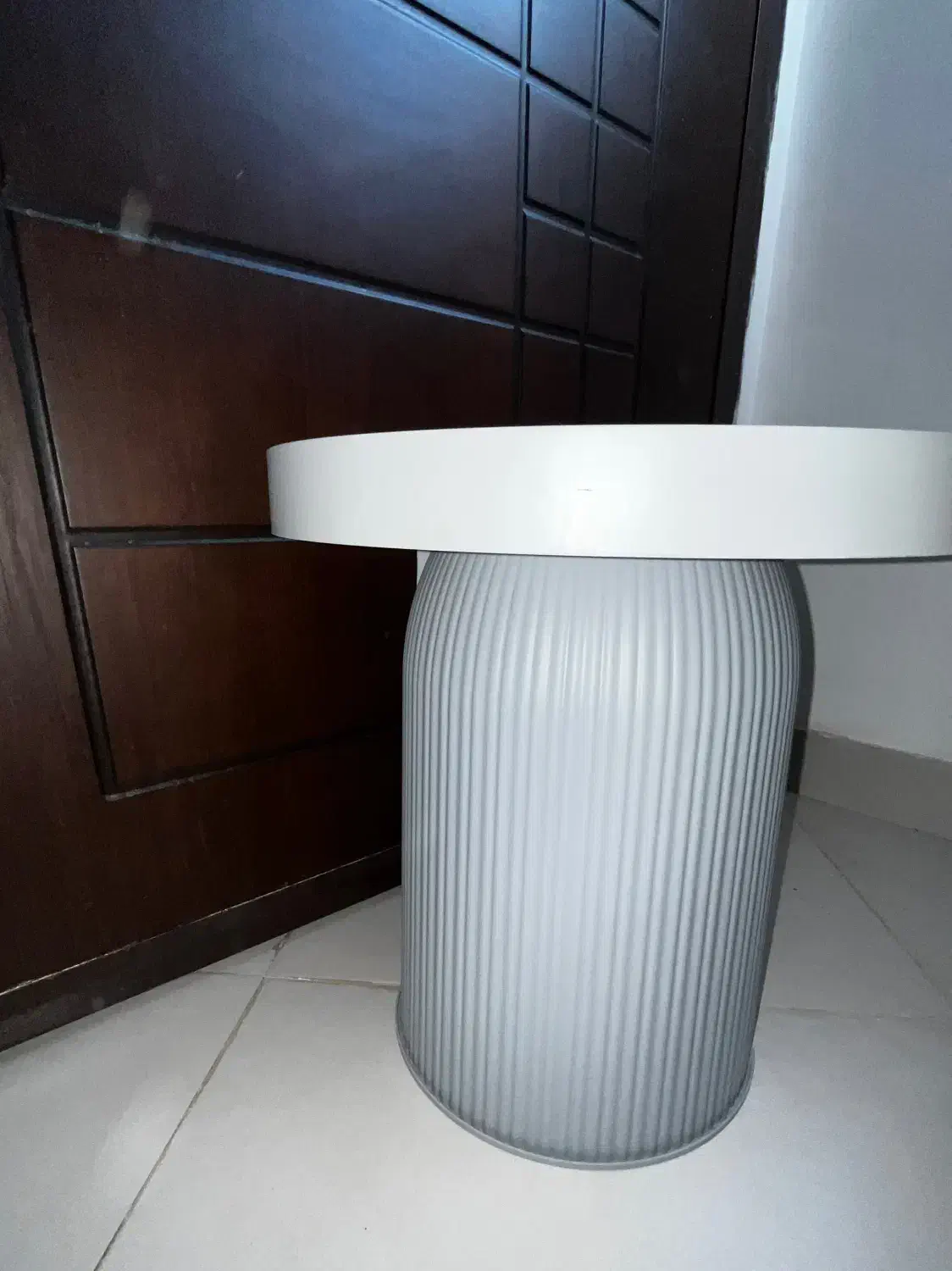 میز عسلی در سه رنگ سفید/طوسی روشن/ مشکی|مبلمان خانگی و میز عسلی|گرگان, |دیوار