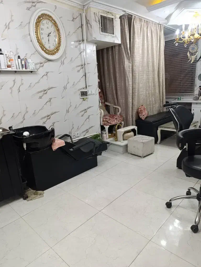 اجاره صندلی آرایشگاه زنانه|استخدام درمانی، زیبایی، بهداشتی|تهران, نظام‌آباد|دیوار