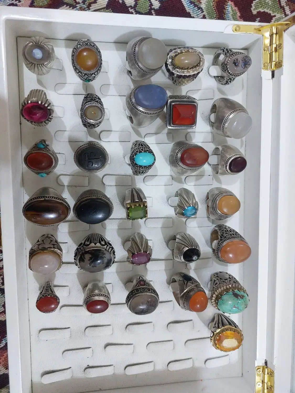 تعداد 31 عدد انواع انگشتر نقره|جواهرات|فریمان, |دیوار