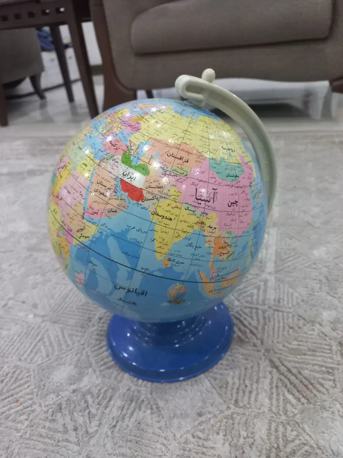 کره زمین|لوازم التحریر|رشت, خمیران زاهدان|دیوار