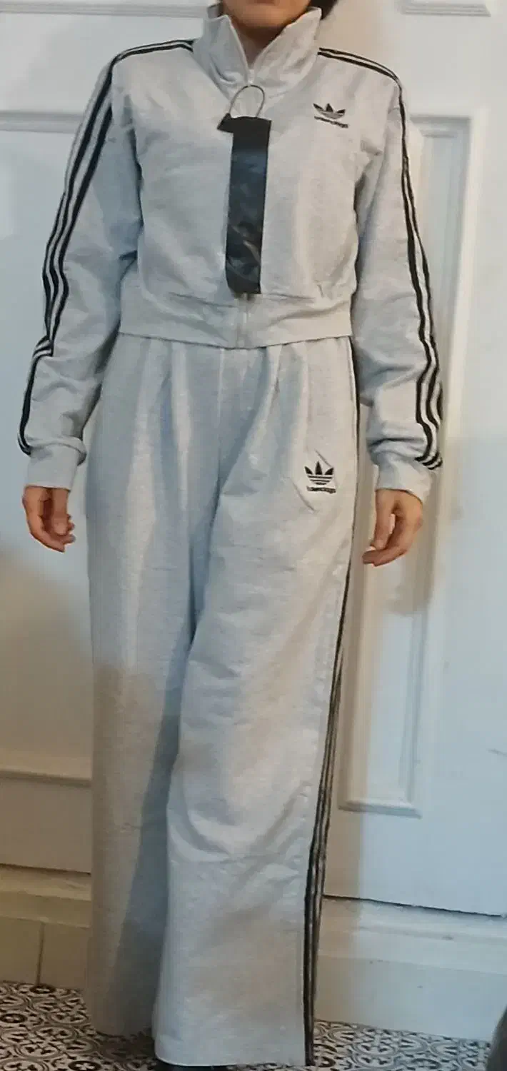 ست ورزشی آدیداس|لباس|تهران, آسمان|دیوار