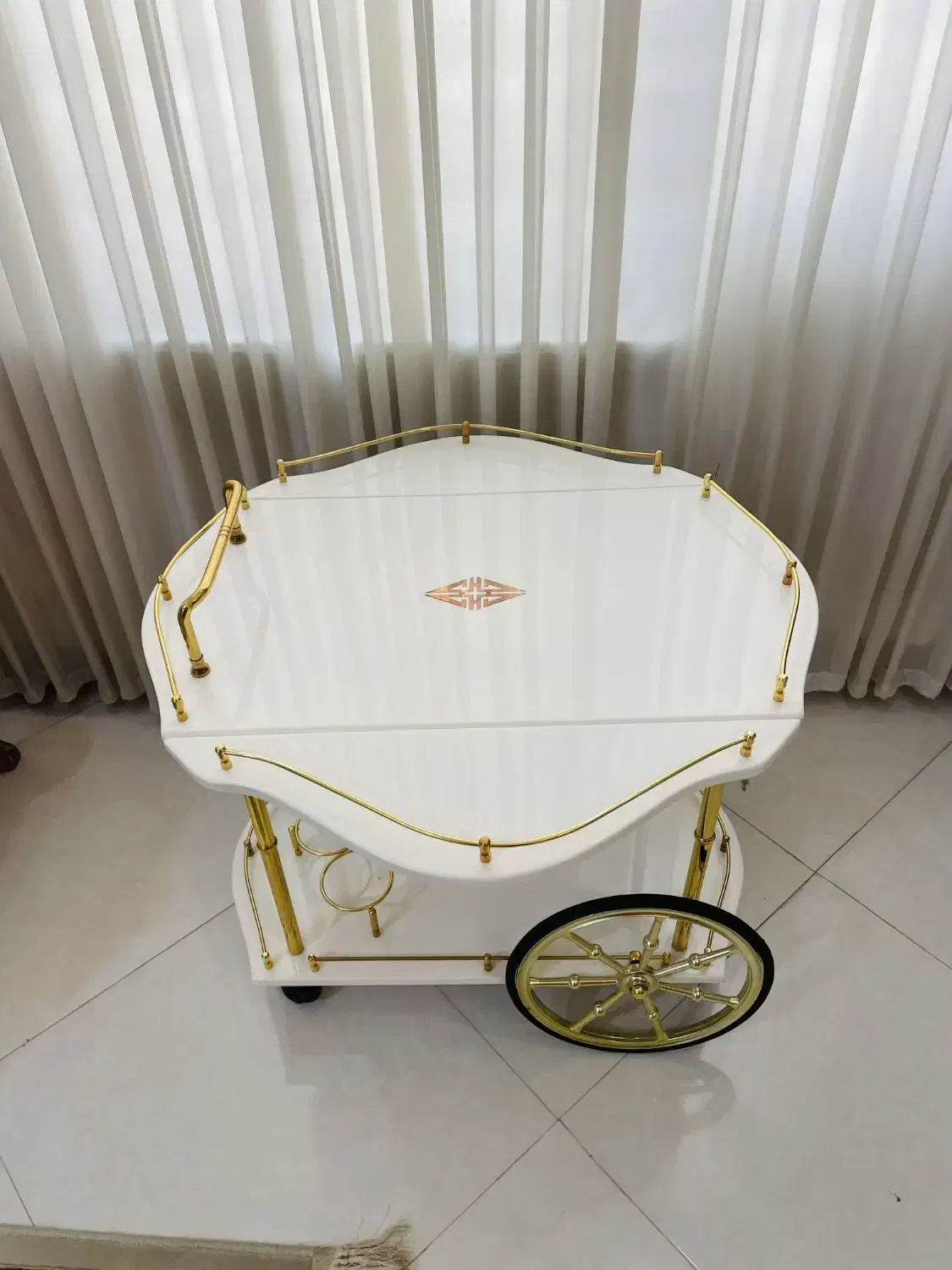 میز بار مخصوص جهیزیه|بوفه، ویترین، کنسول|گلبهار, شهر جدید گلبهار|دیوار