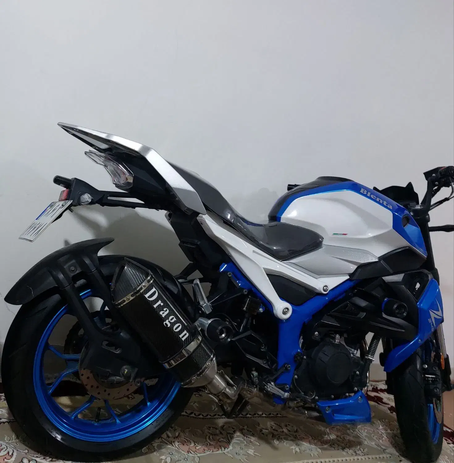 بلنتا بنلی اراس ان اس|موتورسیکلت|نیشابور, بنیاد شهید|دیوار