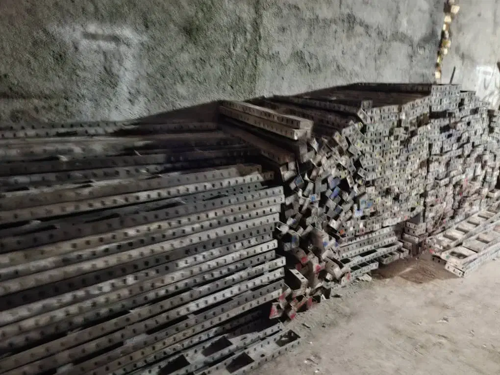 خریدارفروش جک و قالب لوله داربست  ضایعات  تیرآهن|خدمات پیشه و مهارت|فردیس, قریشی|دیوار