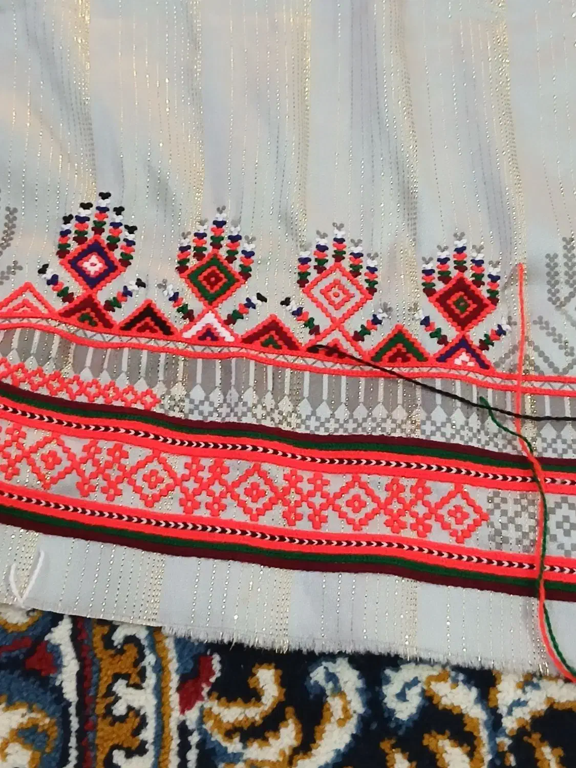 دوچگرموسوم هستم|لباس|ایرانشهر, |دیوار