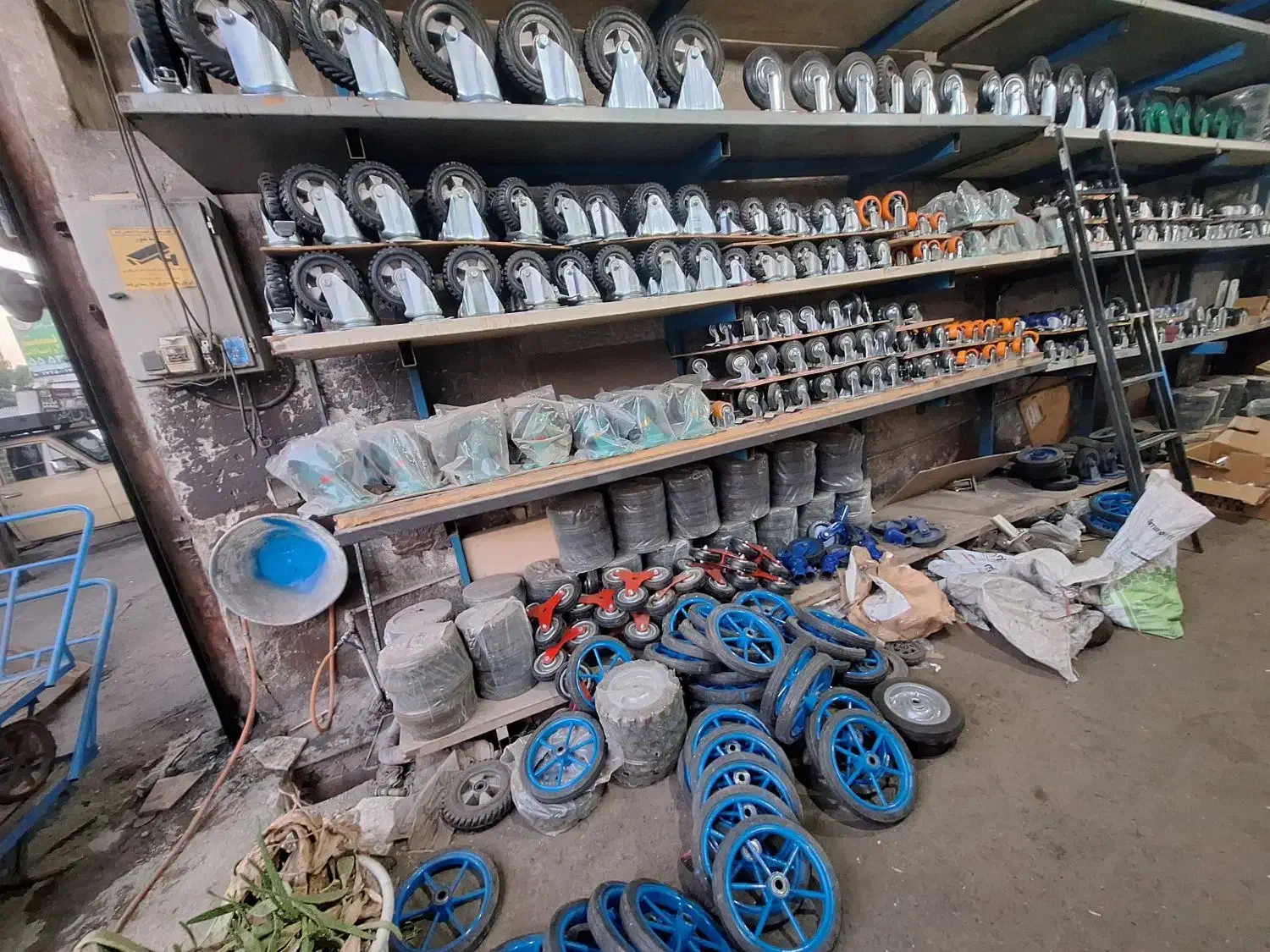 چرخ کمدکابینت گردان داربستی چدنی دستگاه صنعتی بادی|ابزارآلات|تهران, خانی آباد نو جنوبی|دیوار