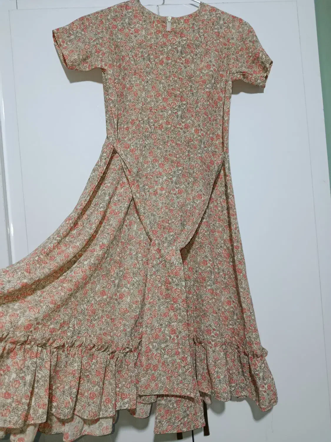 لباس مجلسی|لباس|مشهد, مصلی (کارمندان اول)|دیوار