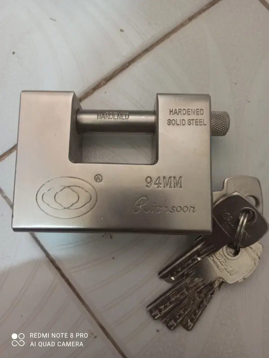 قفل کتابی نو معاوضه با یک جفت کفتر تهرانی|پرنده|خرقان, |دیوار