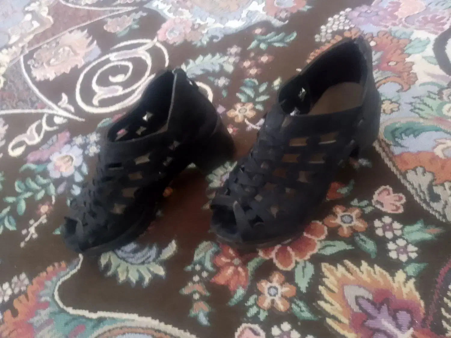 بوتین|کیف، کفش، کمربند|زابل, |دیوار