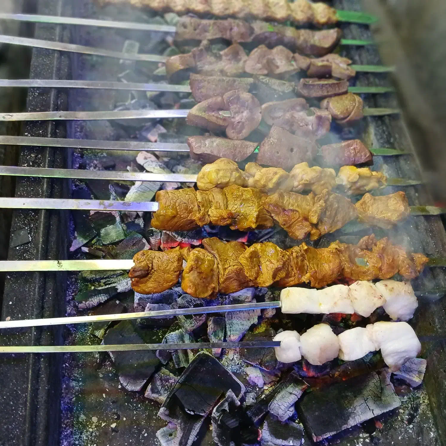 کارگر ساده جهت کاردر کبابی|استخدام خدمات فروشگاه و رستوران|تهران, مهرآباد|دیوار