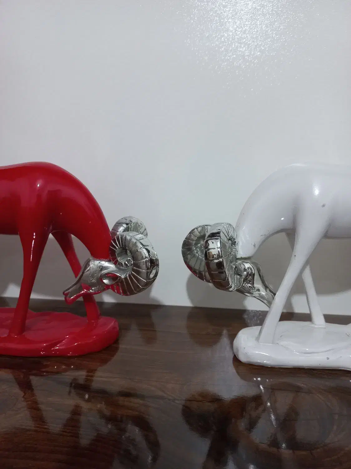 مجسمه گوزن پلی‌استر|مجسمه، تندیس، ماکت|خرم‌آباد, |دیوار